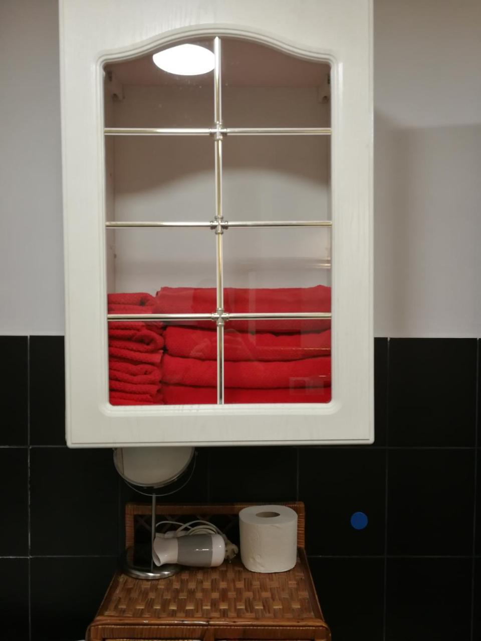 Cosy Dungeon Double Room With Ac Краков Экстерьер фото