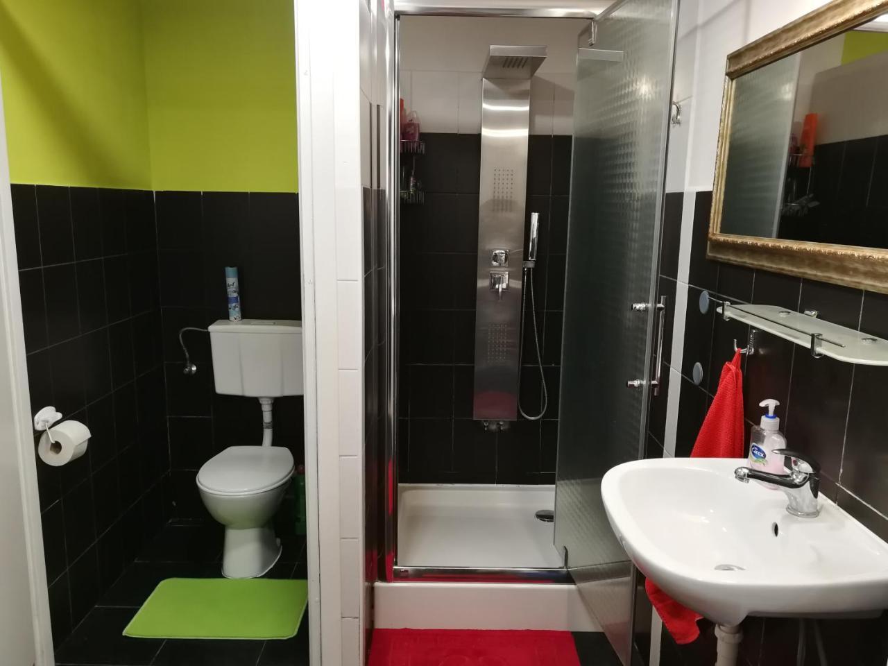 Cosy Dungeon Double Room With Ac Краков Экстерьер фото