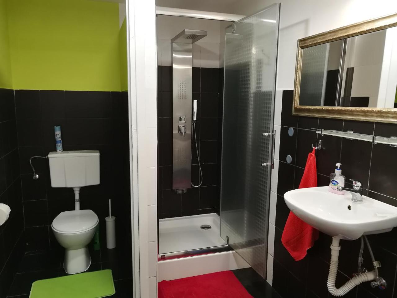 Cosy Dungeon Double Room With Ac Краков Экстерьер фото